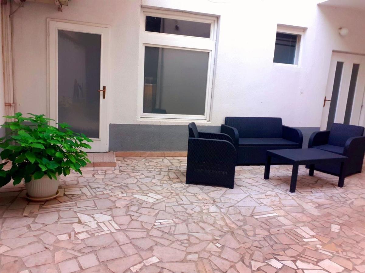 Mejdan Ii Apartment